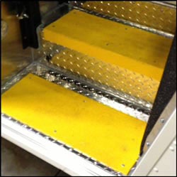 YELLOW FRP STEP COVER MEDIUM GRIT